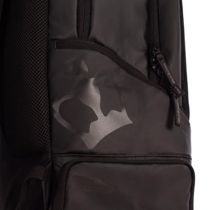 Detalle de la mochila Urus Negra de Black Crown