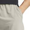 Detalle Short Club Piedra de Adidas