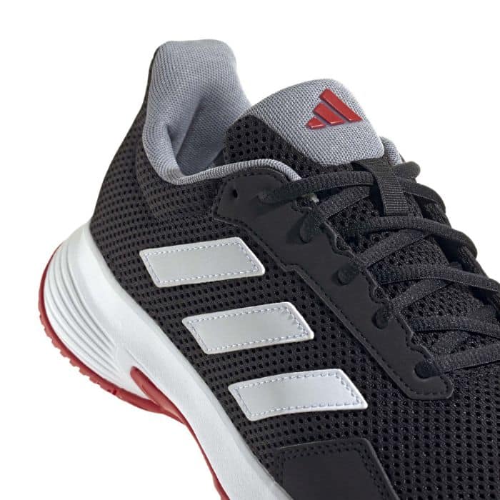 Detalle de las zapatillas Adidas Gamecourt Lite