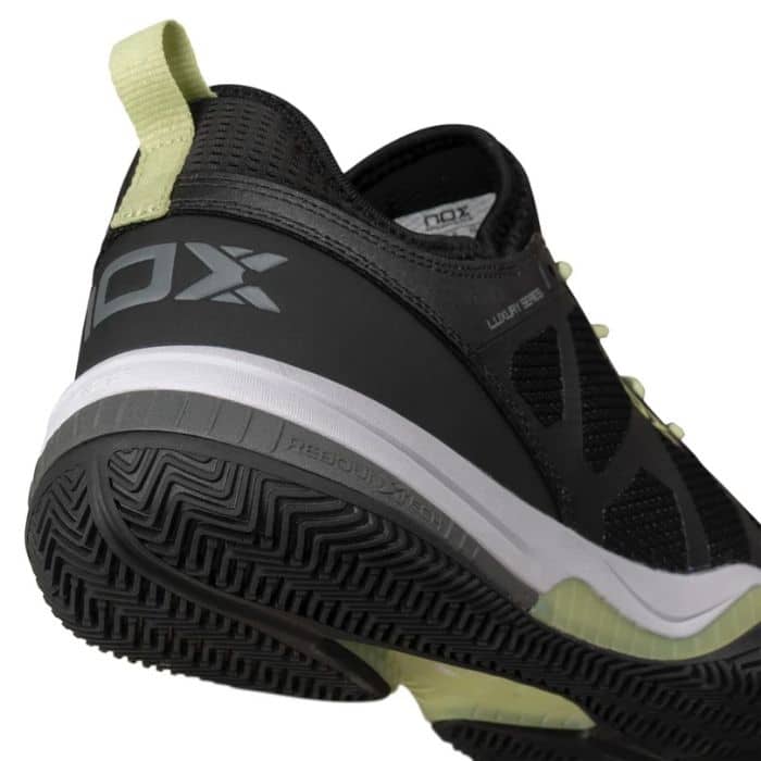 Detalle de las Zapatillas NOX Nerbo Negras