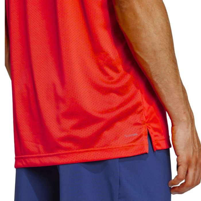 Detalle de la Camiseta Adidas Club TEE Roja