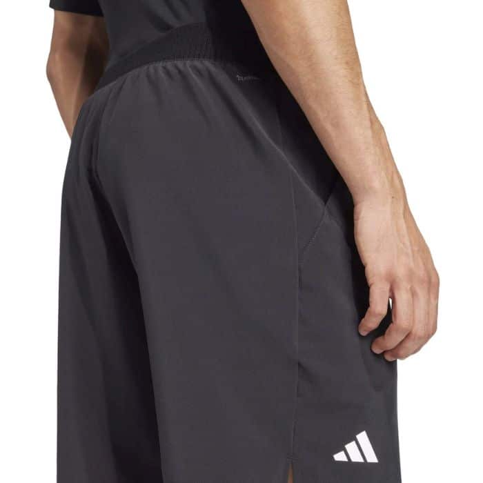 Detalle del Short Adidas Club Negro