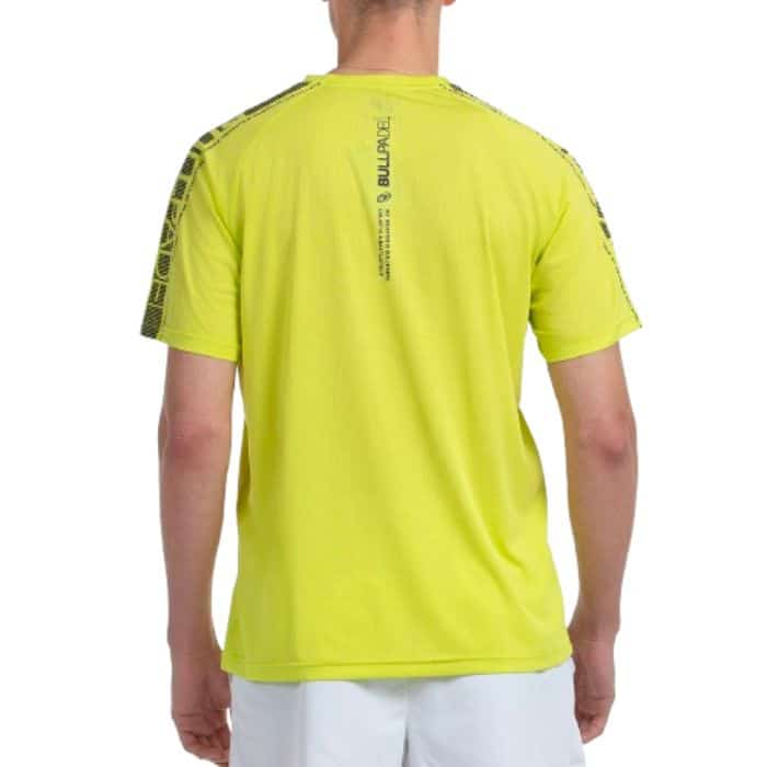 Detalle Camiseta Bullpadel Badan Amarillo de hombre