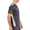 Lateral de la camiseta Brece en color negro para hombre