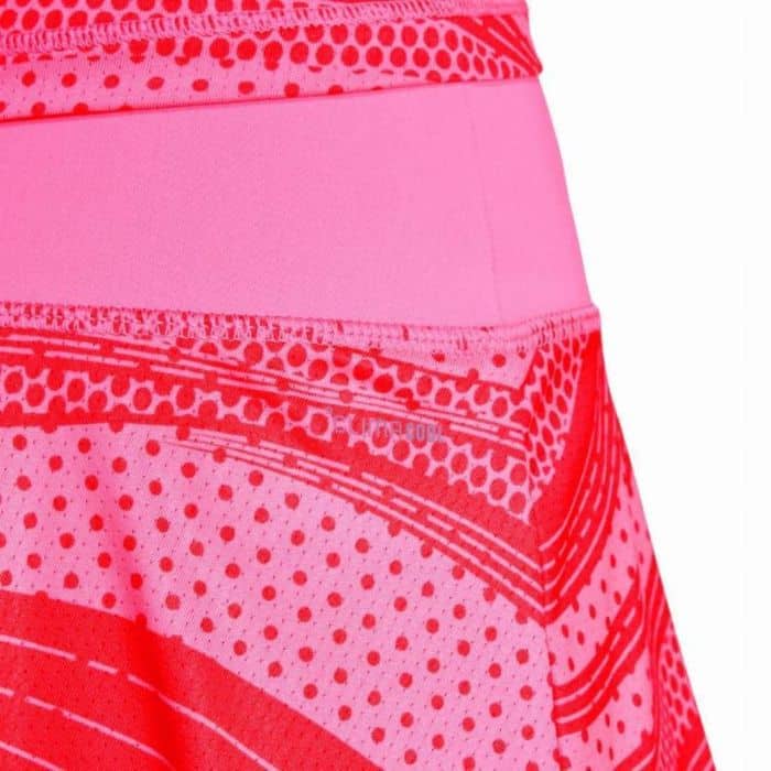 Detalle Falda Adidas Club Graph para mujer en color rosa