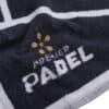 Detalla de la Toalla Bullpadel Carbon Premier padel grande