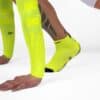 Detalle de los Calcetines Floky GRF Short Amarillo Flúor