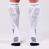 Detalle de los Calcetines Floky Run Up Long Blancos