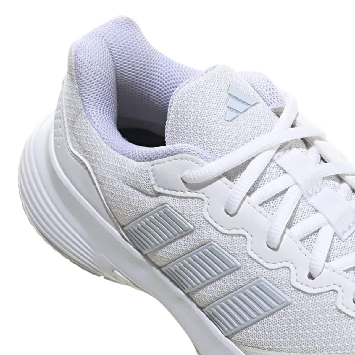Detalle de las Zapatillas Adidas Gamecourt 2 Woman Blanco/Azul